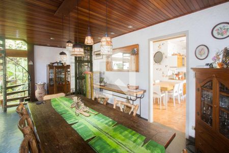 Sala de casa à venda com 6 quartos, 500m² em Chácara Monte Alegre, São Paulo