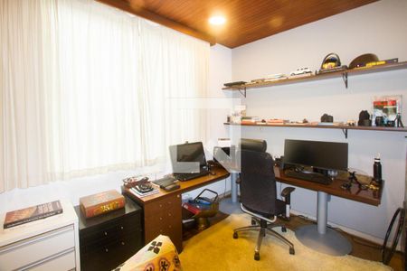 Quarto 1 de casa à venda com 6 quartos, 500m² em Chácara Monte Alegre, São Paulo