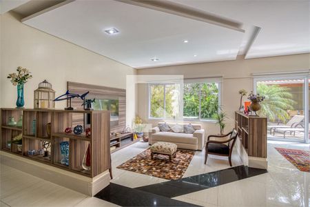 Casa à venda com 3 quartos, 370m² em Santo Amaro, São Paulo