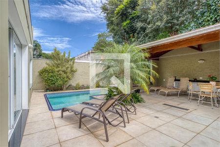 Casa à venda com 3 quartos, 370m² em Santo Amaro, São Paulo