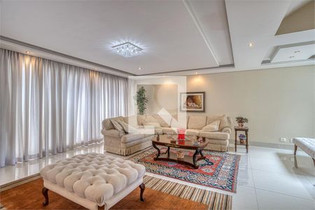 Casa à venda com 3 quartos, 370m² em Santo Amaro, São Paulo