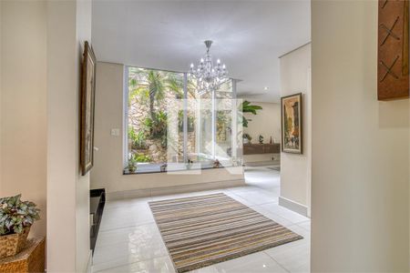 Casa à venda com 3 quartos, 370m² em Santo Amaro, São Paulo