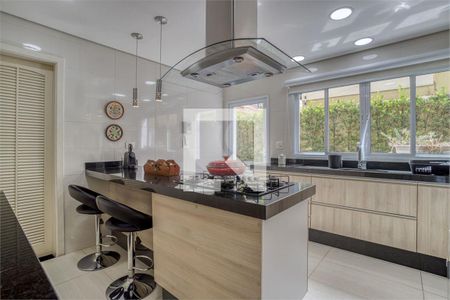 Casa à venda com 3 quartos, 370m² em Santo Amaro, São Paulo