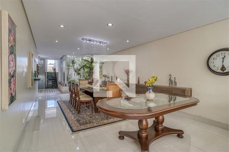 Casa à venda com 3 quartos, 370m² em Santo Amaro, São Paulo