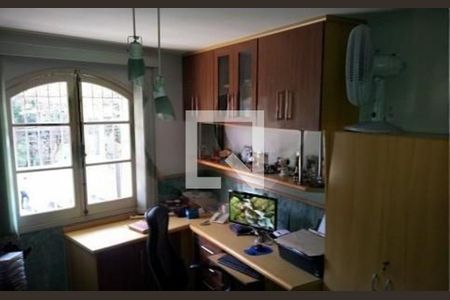 Casa à venda com 3 quartos, 186m² em Vila Brasilina, São Paulo