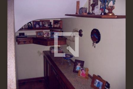 Casa à venda com 3 quartos, 243m² em Vila Monumento, São Paulo