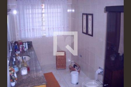 Casa à venda com 3 quartos, 243m² em Vila Monumento, São Paulo