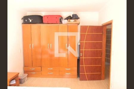 Casa à venda com 3 quartos, 250m² em Cidade Vargas, São Paulo