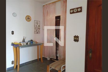 Casa à venda com 3 quartos, 180m² em Chora Menino, São Paulo