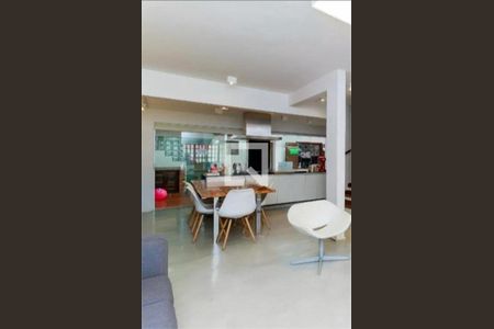 Casa à venda com 4 quartos, 251m² em Chácara Santo Antônio (Zona Sul), São Paulo