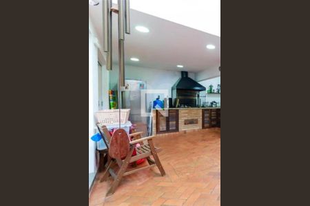 Casa à venda com 4 quartos, 251m² em Chácara Santo Antônio (Zona Sul), São Paulo