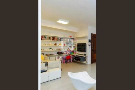 Casa à venda com 4 quartos, 251m² em Chácara Santo Antônio (Zona Sul), São Paulo