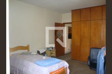 Casa à venda com 3 quartos, 225m² em Vila Monumento, São Paulo