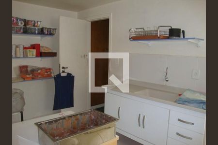 Casa à venda com 3 quartos, 225m² em Vila Monumento, São Paulo