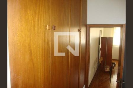 Casa à venda com 3 quartos, 225m² em Vila Monumento, São Paulo