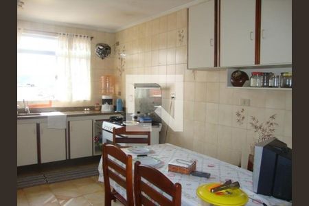 Casa à venda com 3 quartos, 225m² em Vila Monumento, São Paulo