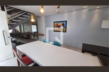 Casa à venda com 3 quartos, 240m² em Parque Maria Domitila, São Paulo