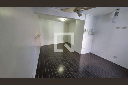 Casa à venda com 3 quartos, 240m² em Parque Maria Domitila, São Paulo