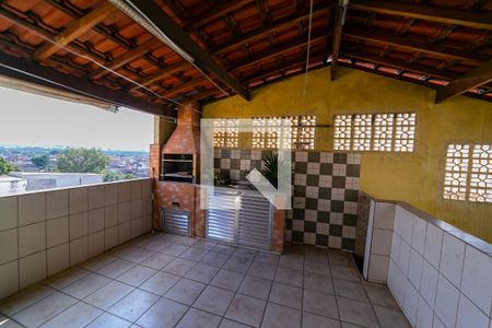 Área Externa de casa à venda com 3 quartos, 119m² em Vila Paulistania, São Paulo