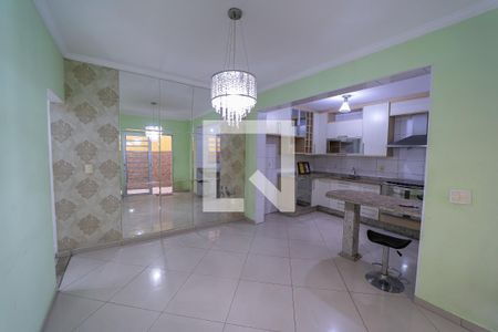 Cozinha de casa à venda com 3 quartos, 119m² em Vila Paulistania, São Paulo