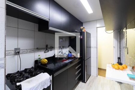 Cozinha de apartamento à venda com 2 quartos, 50m² em Vila Caraguata, São Paulo
