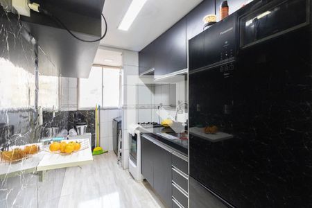 Cozinha de apartamento à venda com 2 quartos, 50m² em Vila Caraguata, São Paulo