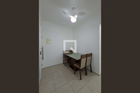 Sala de apartamento para alugar com 2 quartos, 68m² em Canto do Forte, Praia Grande