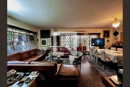 Sala de casa à venda com 6 quartos, 1000m² em Vila Cordeiro, São Paulo