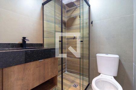 Banheiro de kitnet/studio para alugar com 1 quarto, 25m² em Pinheiros, São Paulo