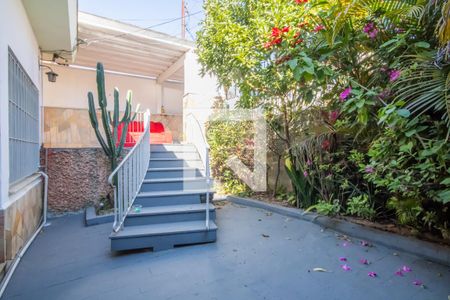 Entrada de casa à venda com 3 quartos, 227m² em Vila Campesina, Osasco