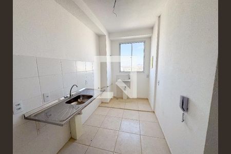 Cozinha de apartamento à venda com 2 quartos, 52m² em Jardim Riacho das Pedras, Contagem