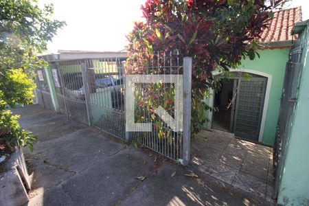 Fachada de casa à venda com 2 quartos, 120m² em Cipava, Osasco
