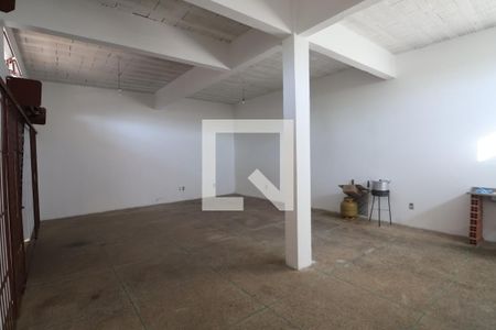 Depósito de casa à venda com 3 quartos, 248m² em Mathias Velho, Canoas