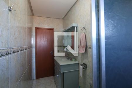 Banheiro de casa à venda com 3 quartos, 248m² em Mathias Velho, Canoas