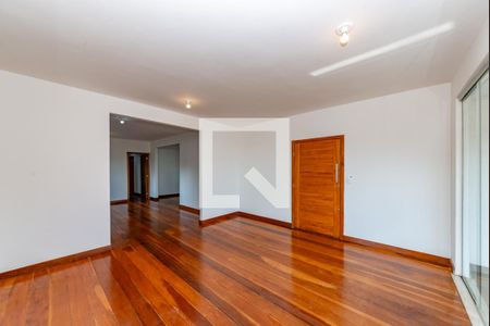 Sala 1 de apartamento para alugar com 4 quartos, 150m² em Santa Lúcia, Belo Horizonte