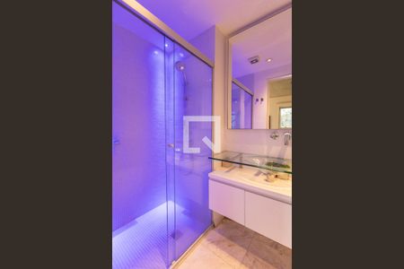 Banheiro de apartamento à venda com 1 quarto, 104m² em Santo Amaro, São Paulo