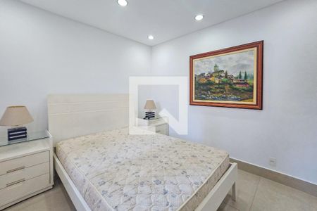 Suíte de apartamento para alugar com 4 quartos, 134m² em Vila Luis Antonio, Guarujá
