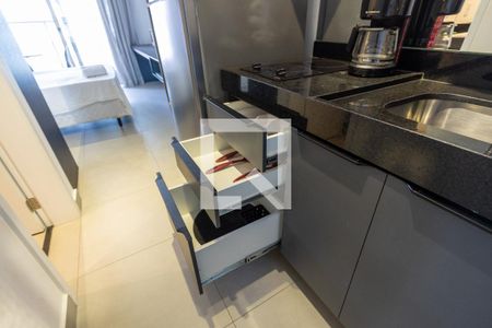 Cozinha de kitnet/studio à venda com 1 quarto, 24m² em Pompeia, São Paulo