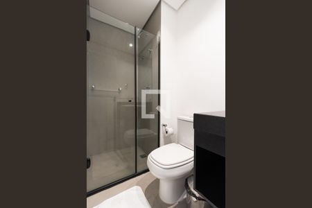 Banheiro de kitnet/studio à venda com 1 quarto, 24m² em Pompeia, São Paulo