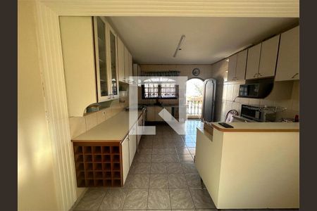Casa à venda com 4 quartos, 200m² em Utinga, Santo André