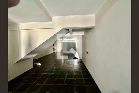 Casa à venda com 4 quartos, 200m² em Utinga, Santo André