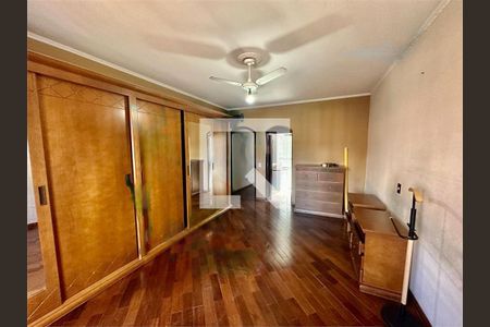 Casa à venda com 4 quartos, 200m² em Utinga, Santo André