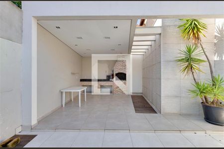 Casa à venda com 4 quartos, 194m² em Jardim Umuarama, São Paulo