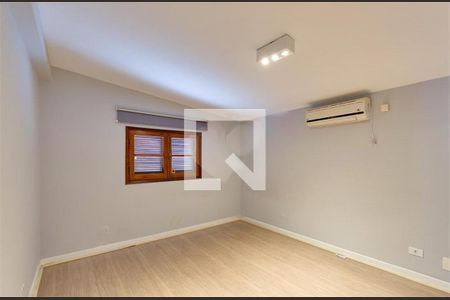 Casa à venda com 4 quartos, 194m² em Jardim Umuarama, São Paulo