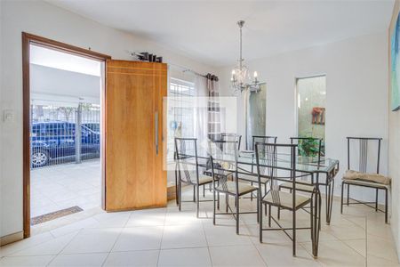 Casa à venda com 4 quartos, 156m² em Jardim Petropolis, São Paulo