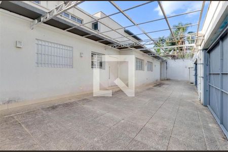 Casa à venda com 4 quartos, 380m² em Granja Julieta, São Paulo
