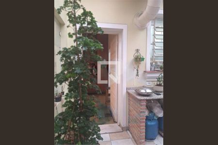 Casa à venda com 3 quartos, 250m² em Cambuci, São Paulo