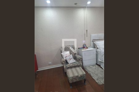 Casa à venda com 3 quartos, 250m² em Cambuci, São Paulo