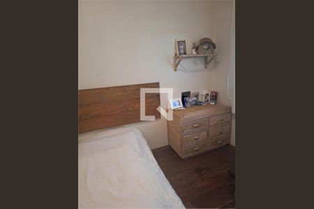 Casa à venda com 3 quartos, 250m² em Cambuci, São Paulo