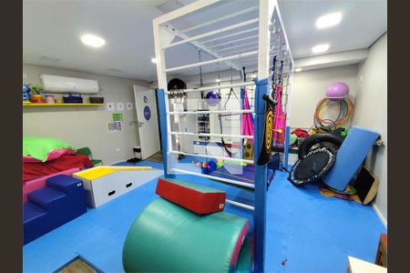 Casa à venda com 3 quartos, 225m² em Vila Feliz, São Paulo